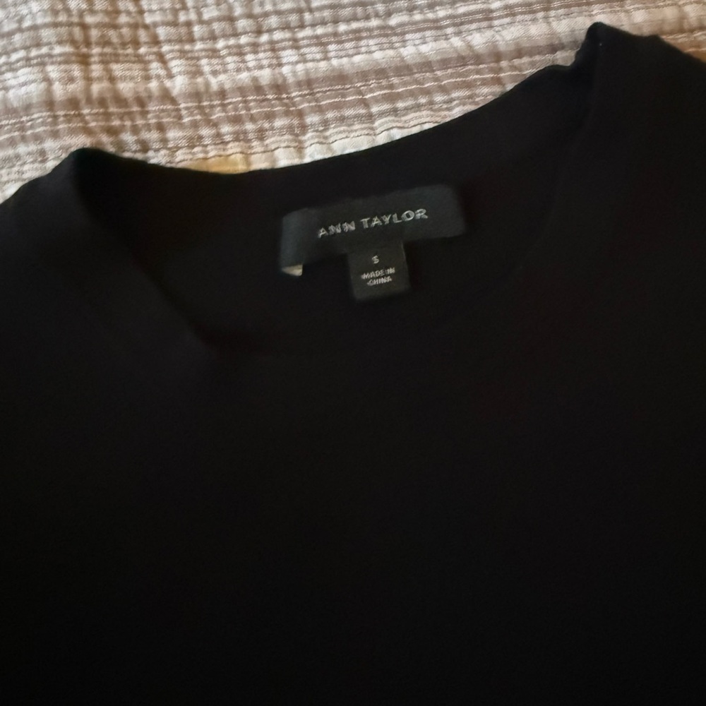 Ann Taylor Sweater Peplum Black Sleeveless Top - Picture 5 of 5
